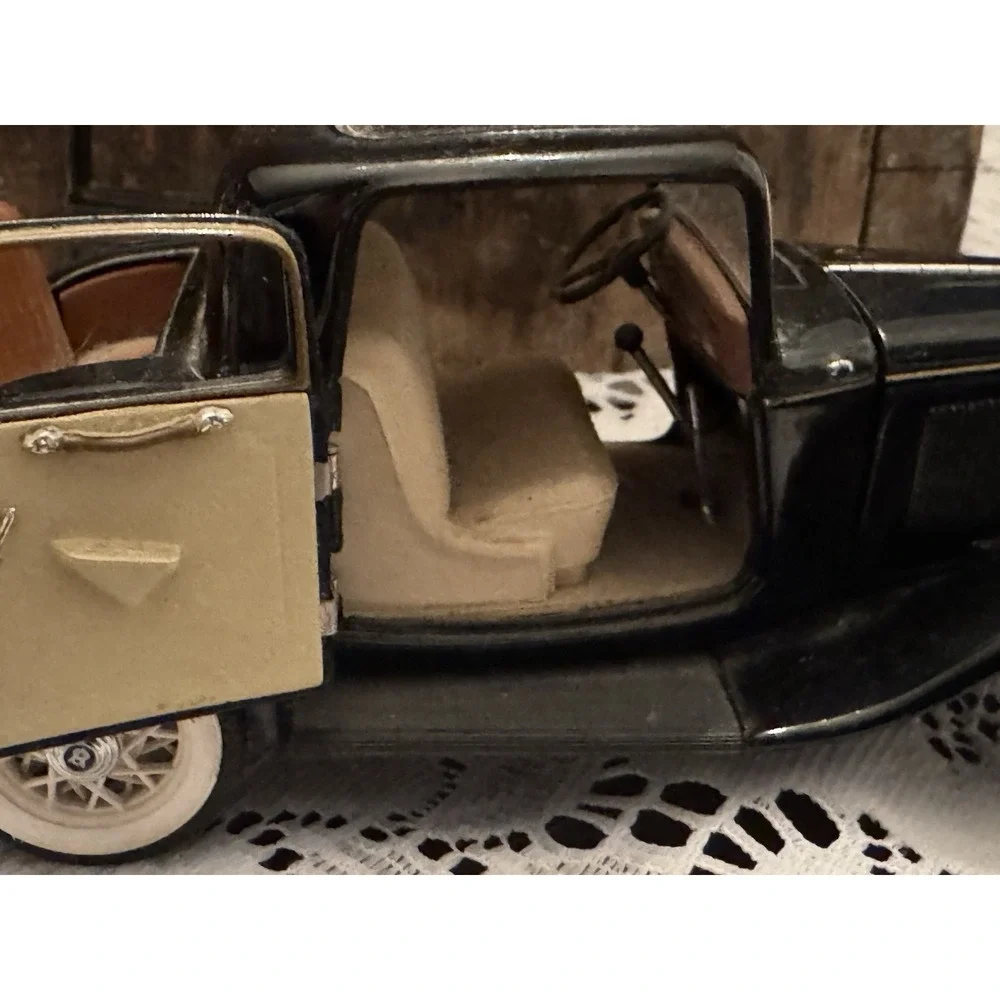 Franklin Mint 1932 Black Ford Deuce Coupe 1:24 Hot Rod Model Missing Pieces